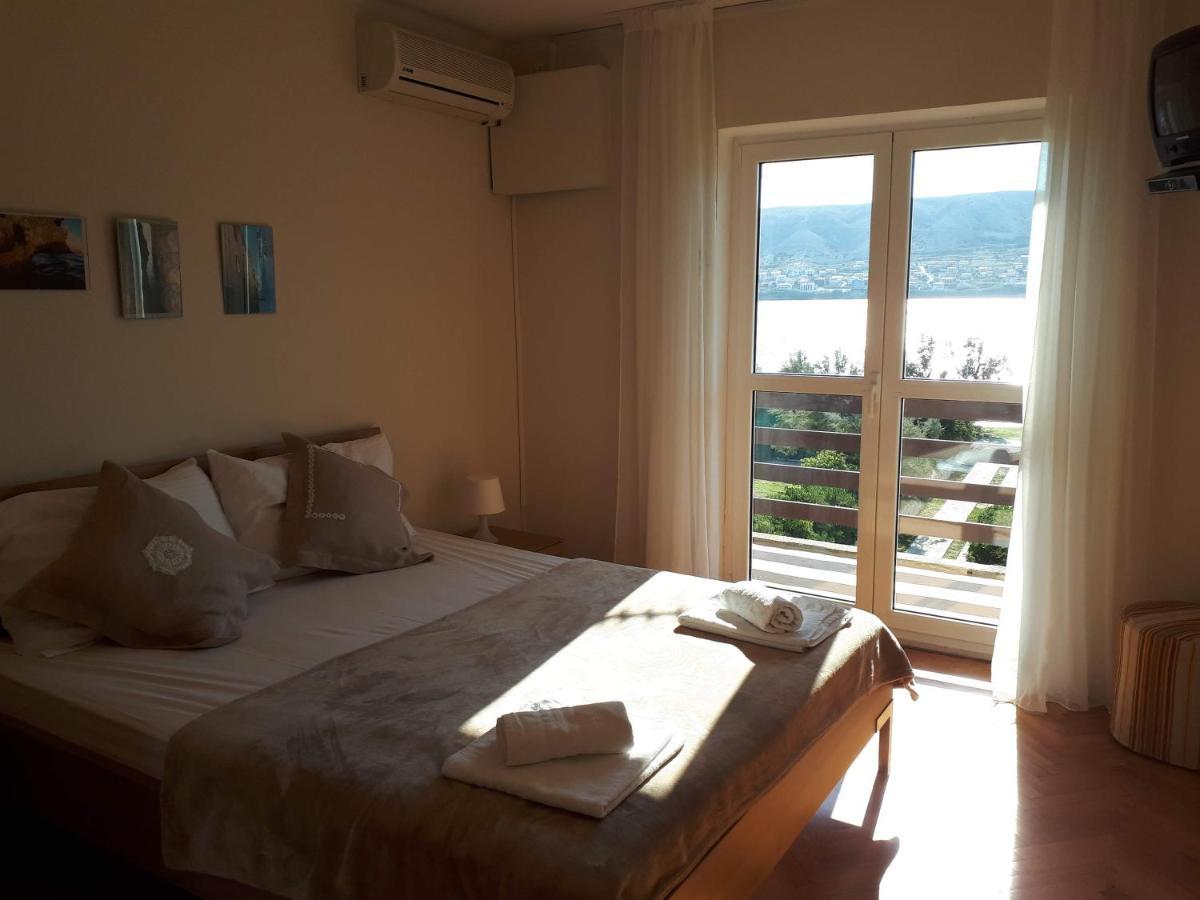 Apartments Marzic Pag Town Exterior photo